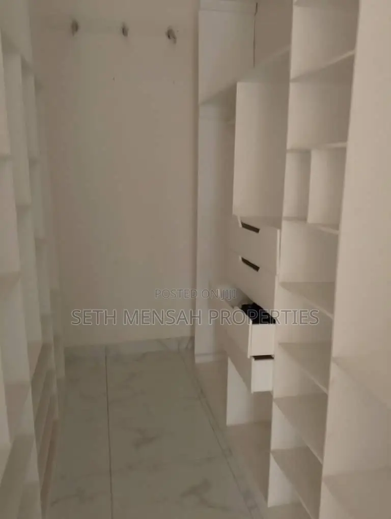 3bdrm House in Skm Property, Achimota for sale