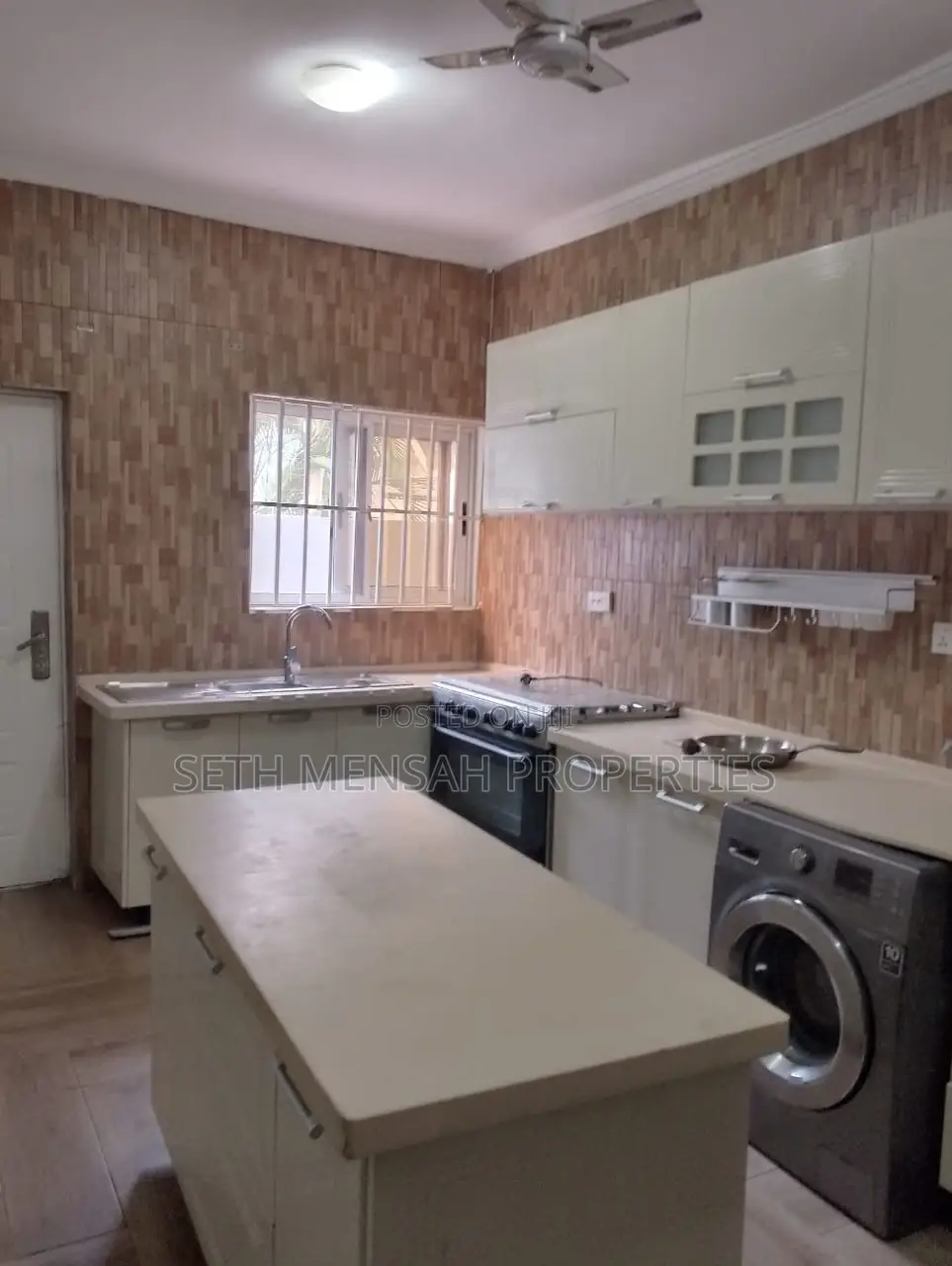 3bdrm House in Skm Property, Achimota for sale