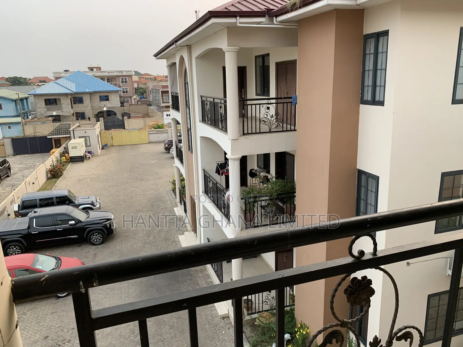 3bdrm Apartment in East Legon, American House for rent
