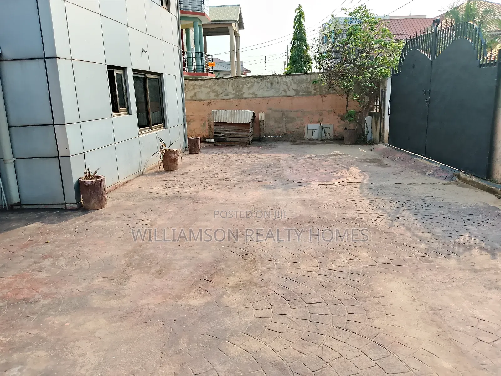1bdrm Apartment in Community 18 Area, Spintex for rent