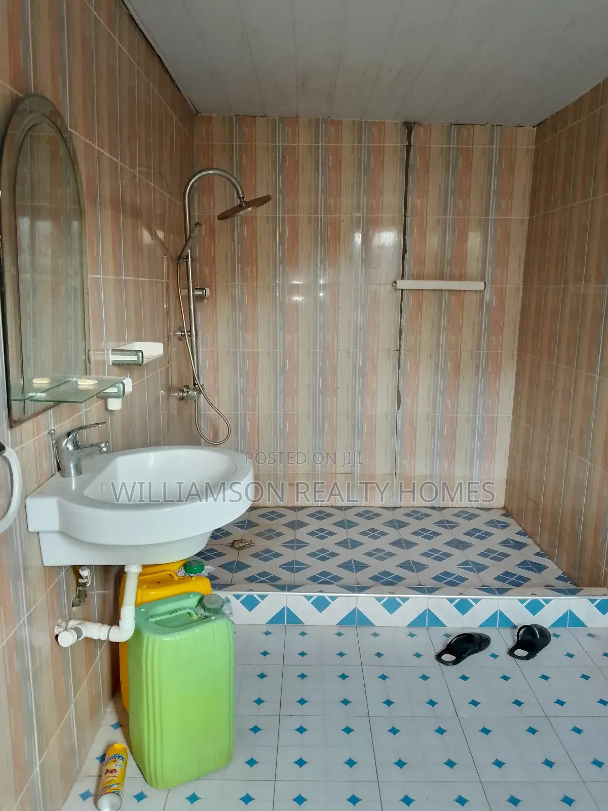 1bdrm Apartment in Community 18 Area, Spintex for rent