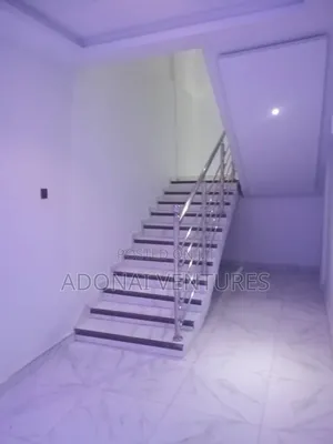 5bdrm House in Kronum Abuahia, Kumasi Metropolitan for sale