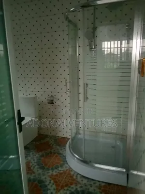 5bdrm House in Kronum Abuahia, Kumasi Metropolitan for sale