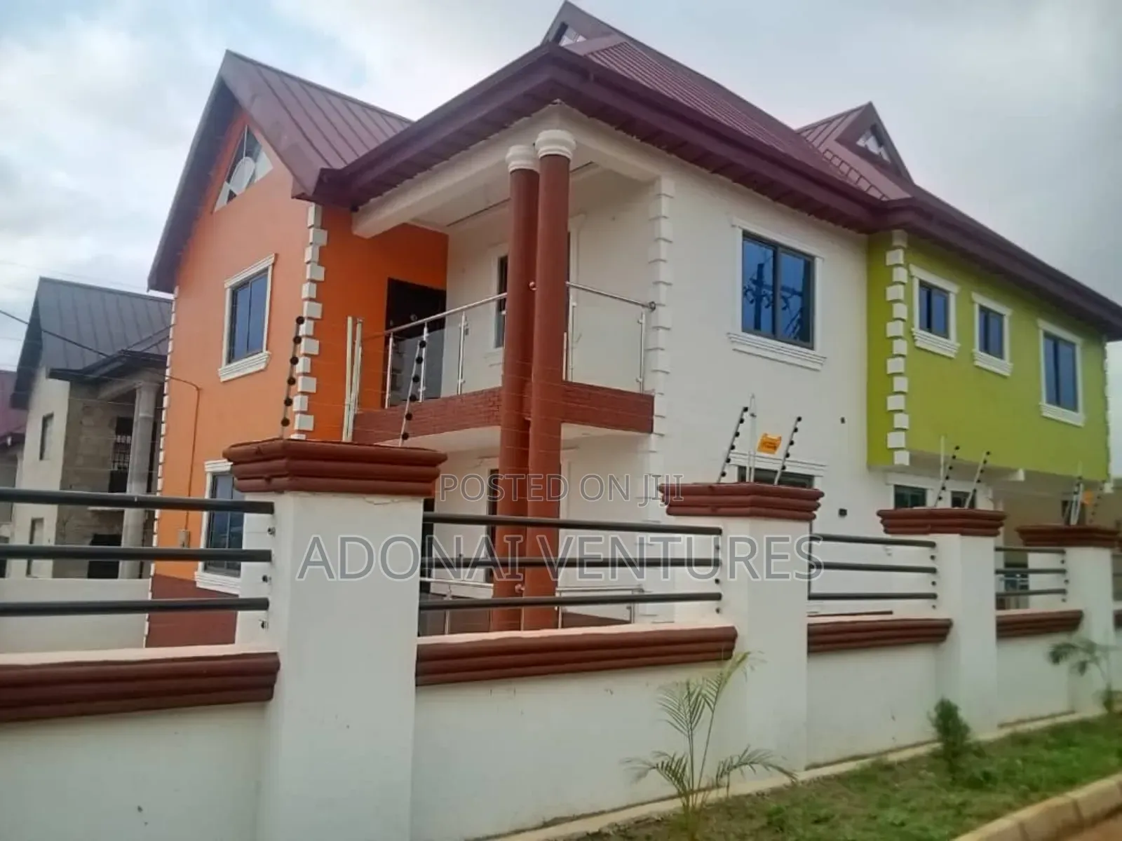 5bdrm House in Kronum Abuahia, Kumasi Metropolitan for sale