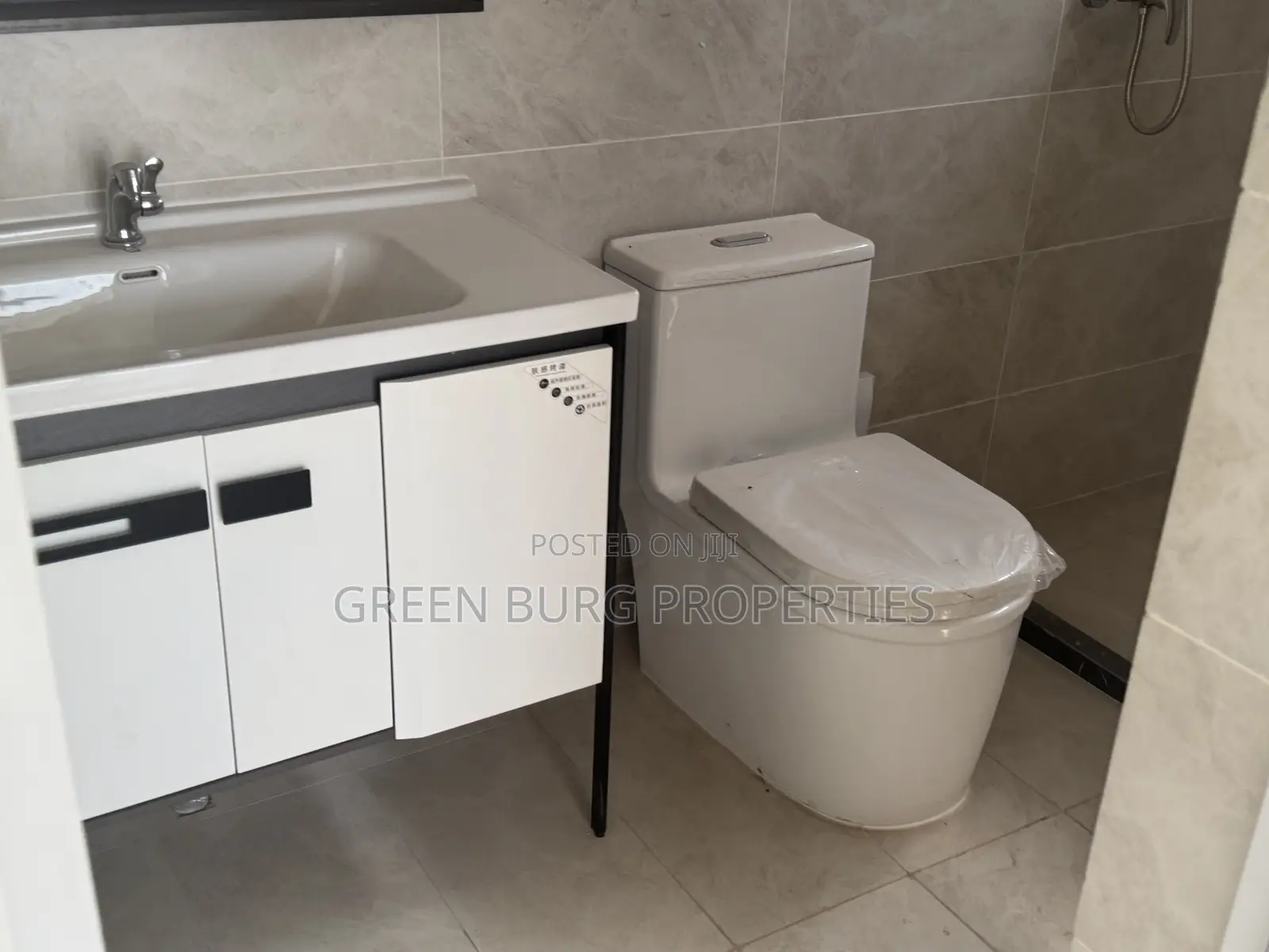 3bdrm Townhouse/Terrace in East Legon for sale