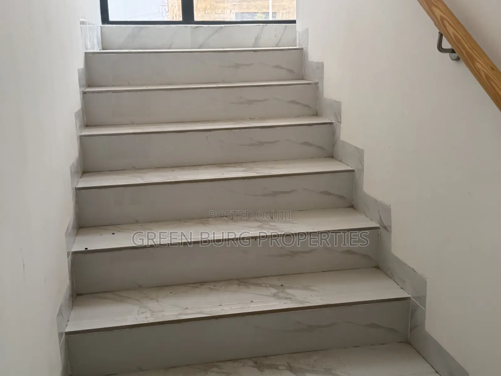 3bdrm Townhouse/Terrace in East Legon for sale