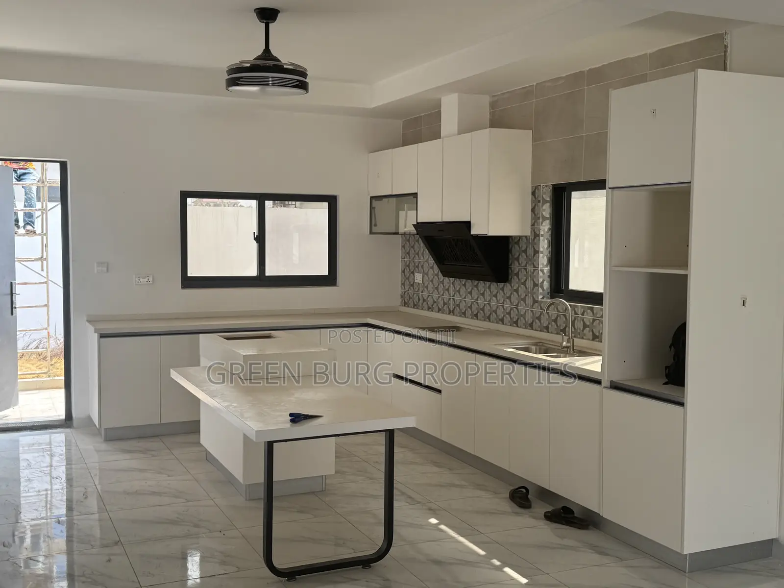 3bdrm Townhouse/Terrace in East Legon for sale