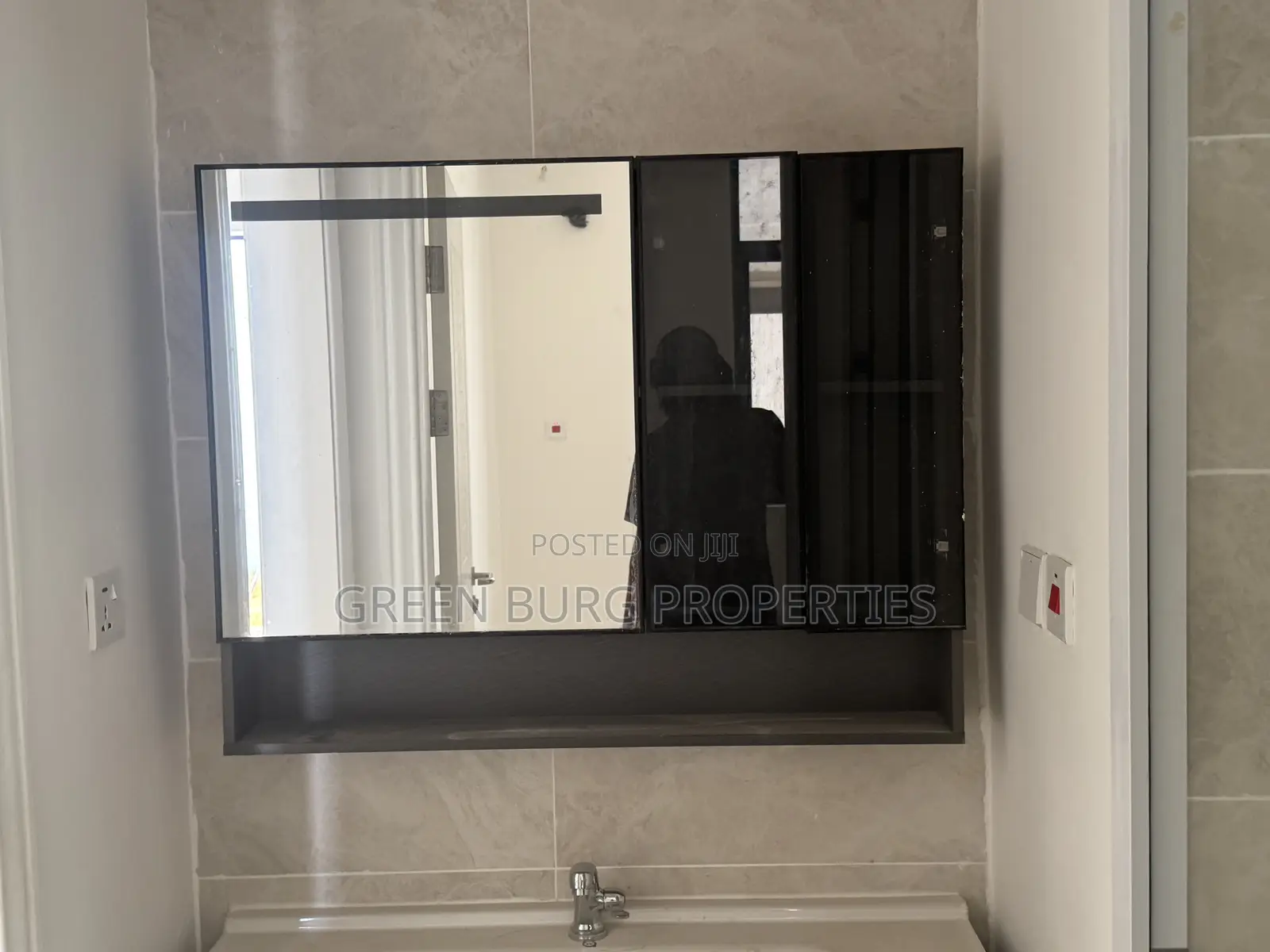 3bdrm Townhouse/Terrace in East Legon for sale