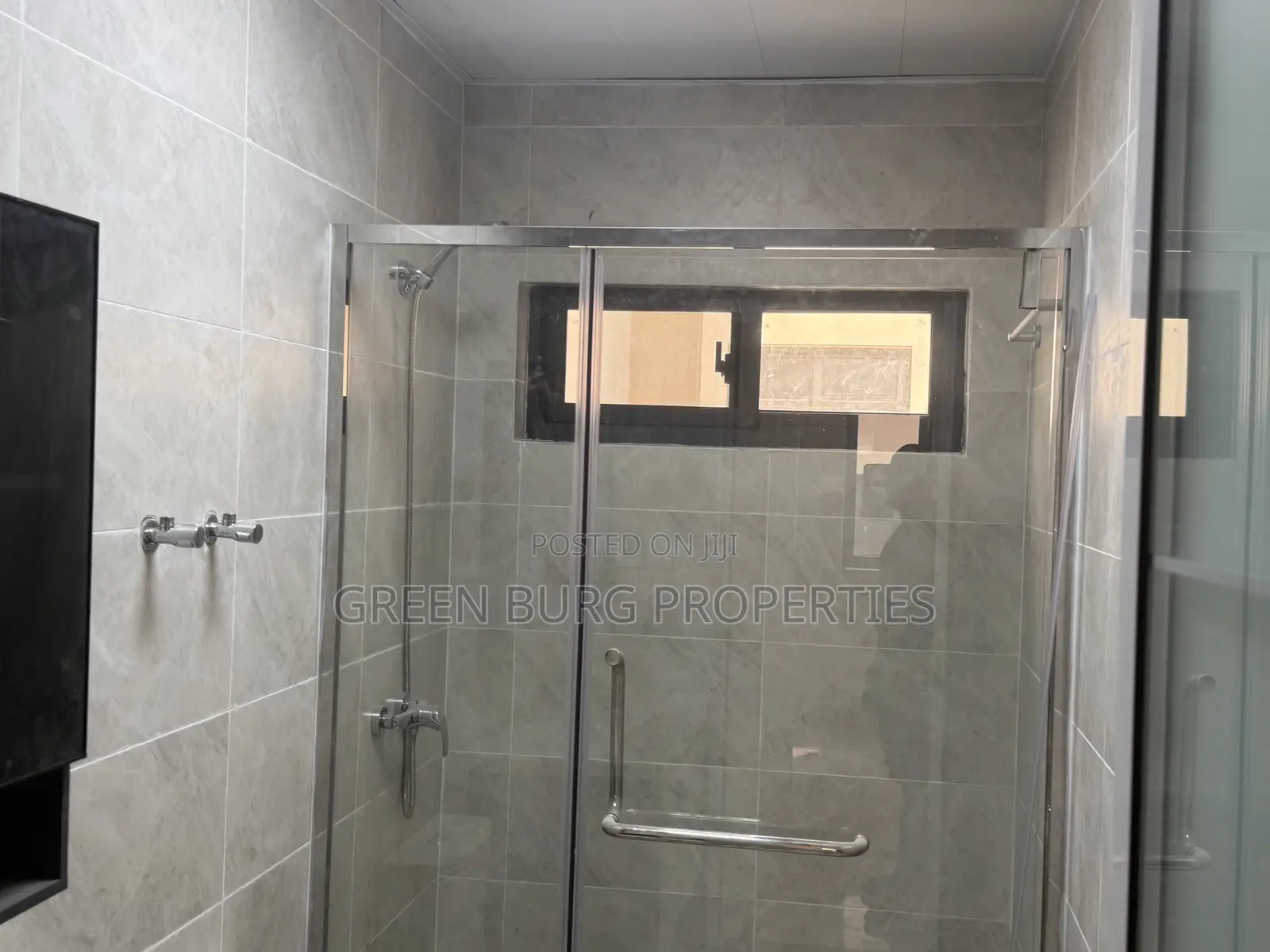 3bdrm Townhouse/Terrace in East Legon for sale