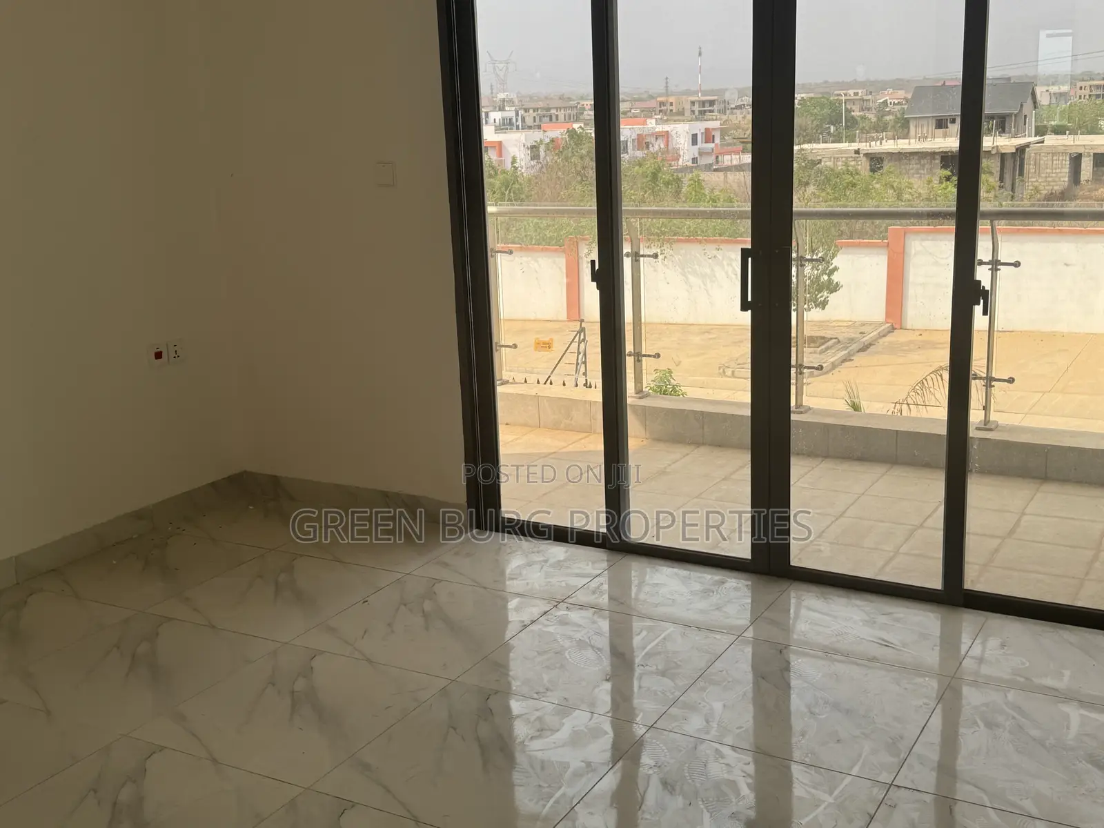 3bdrm Townhouse/Terrace in East Legon for sale