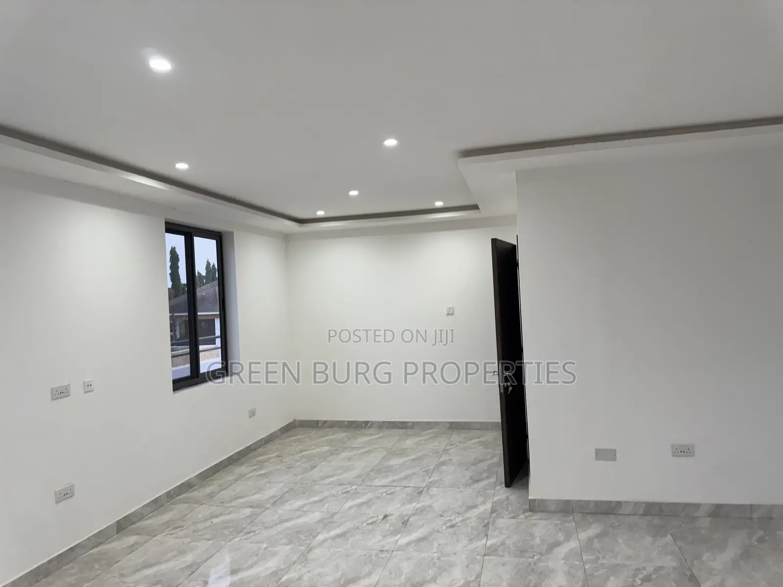 5bdrm Mansion in East Legon for rent