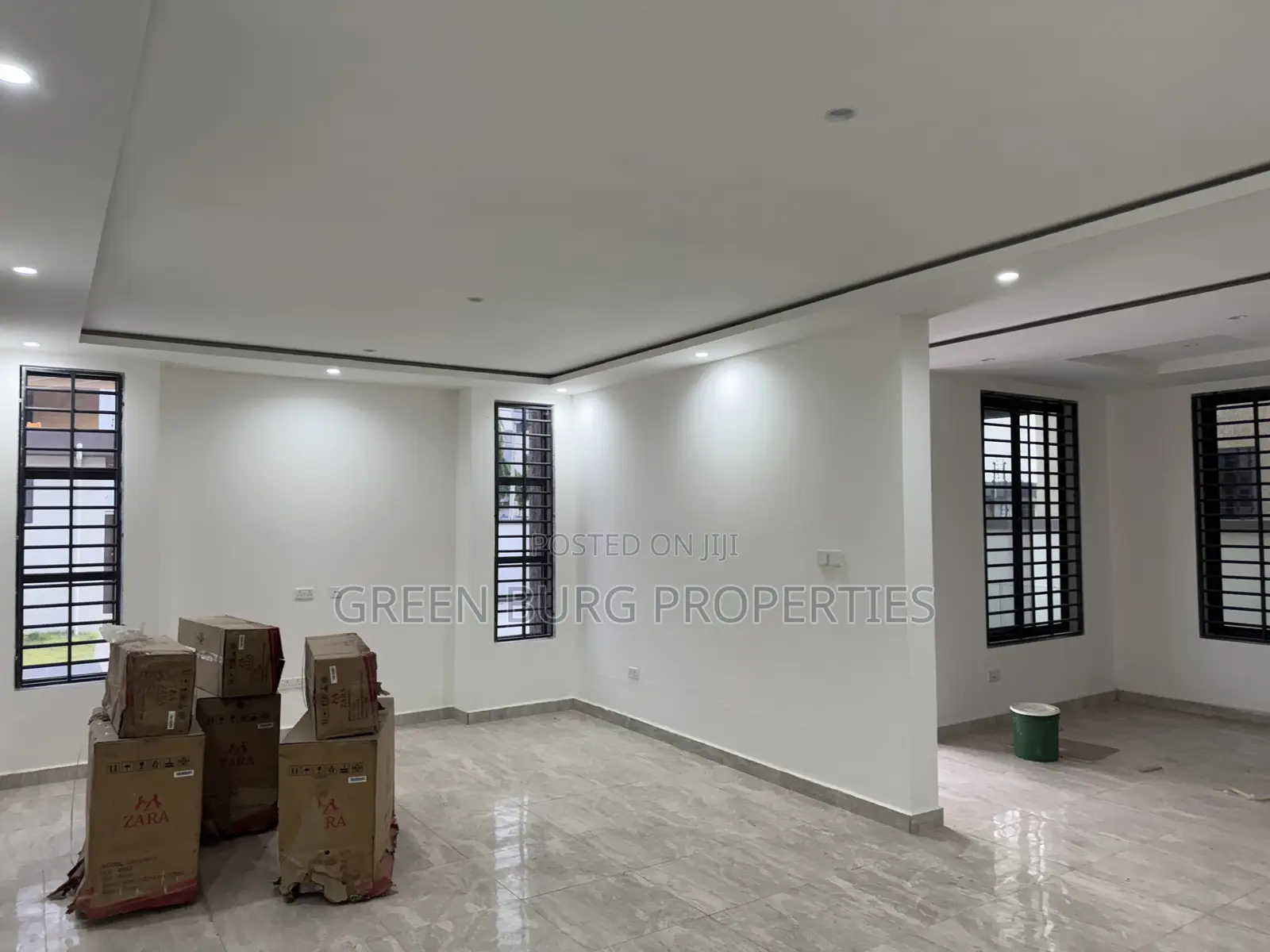 5bdrm Mansion in East Legon for rent