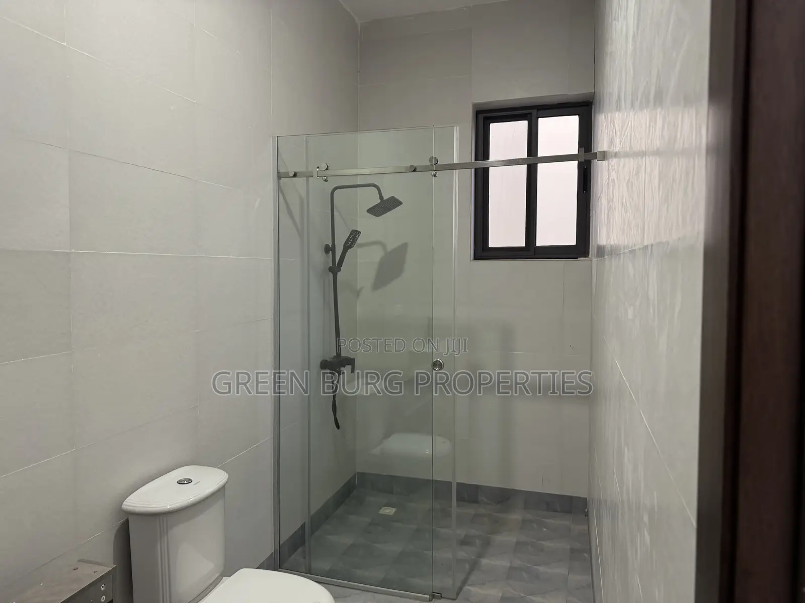 5bdrm Mansion in East Legon for rent