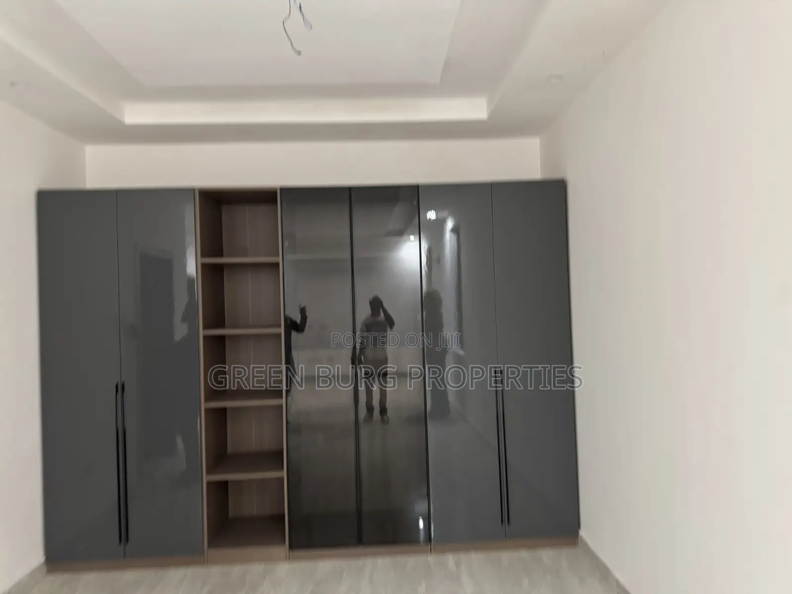 5bdrm Mansion in East Legon for rent