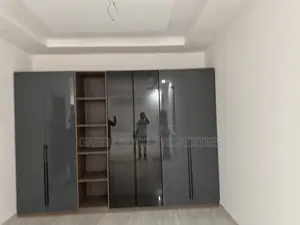 5bdrm Mansion in East Legon for rent