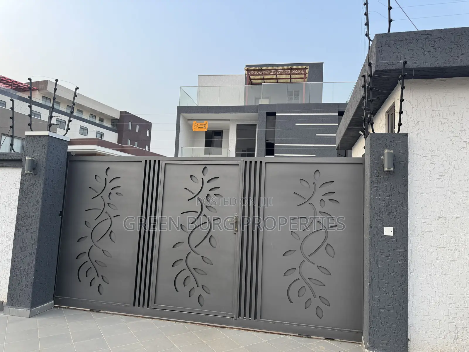 5bdrm Mansion in East Legon for rent