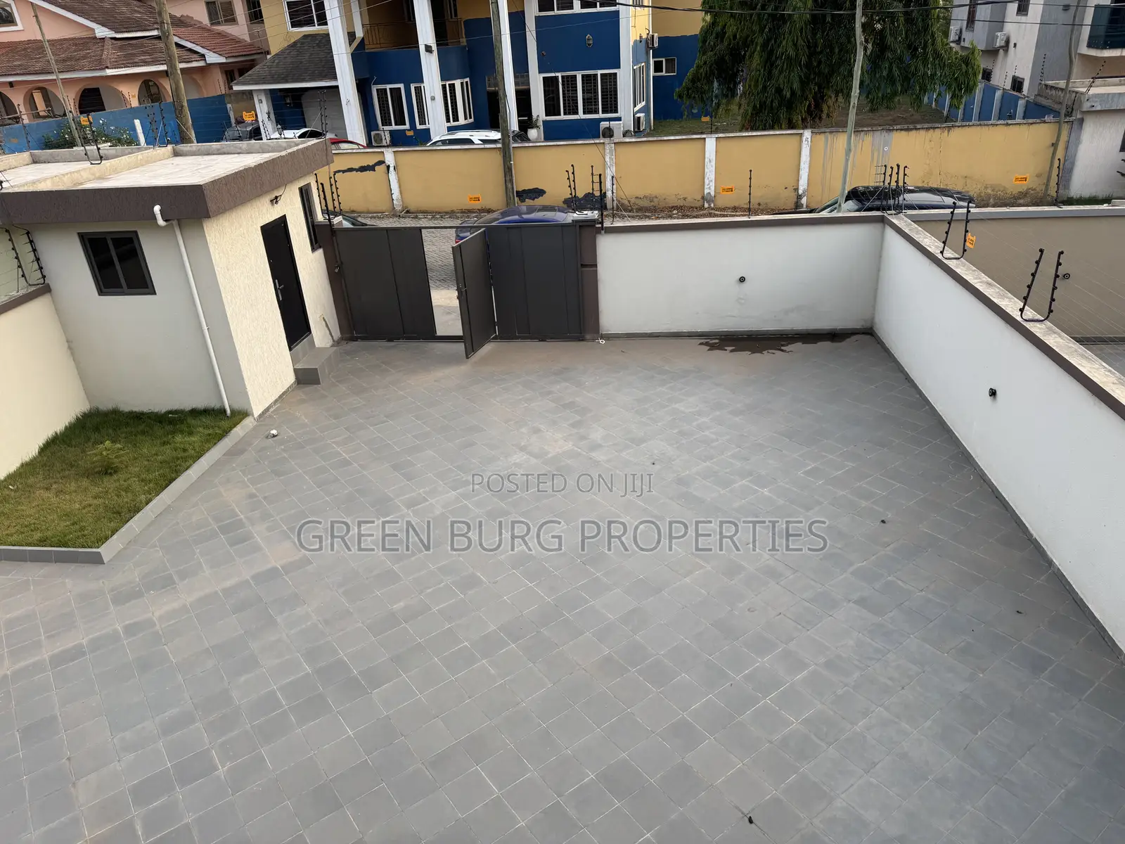 5bdrm Mansion in East Legon for rent