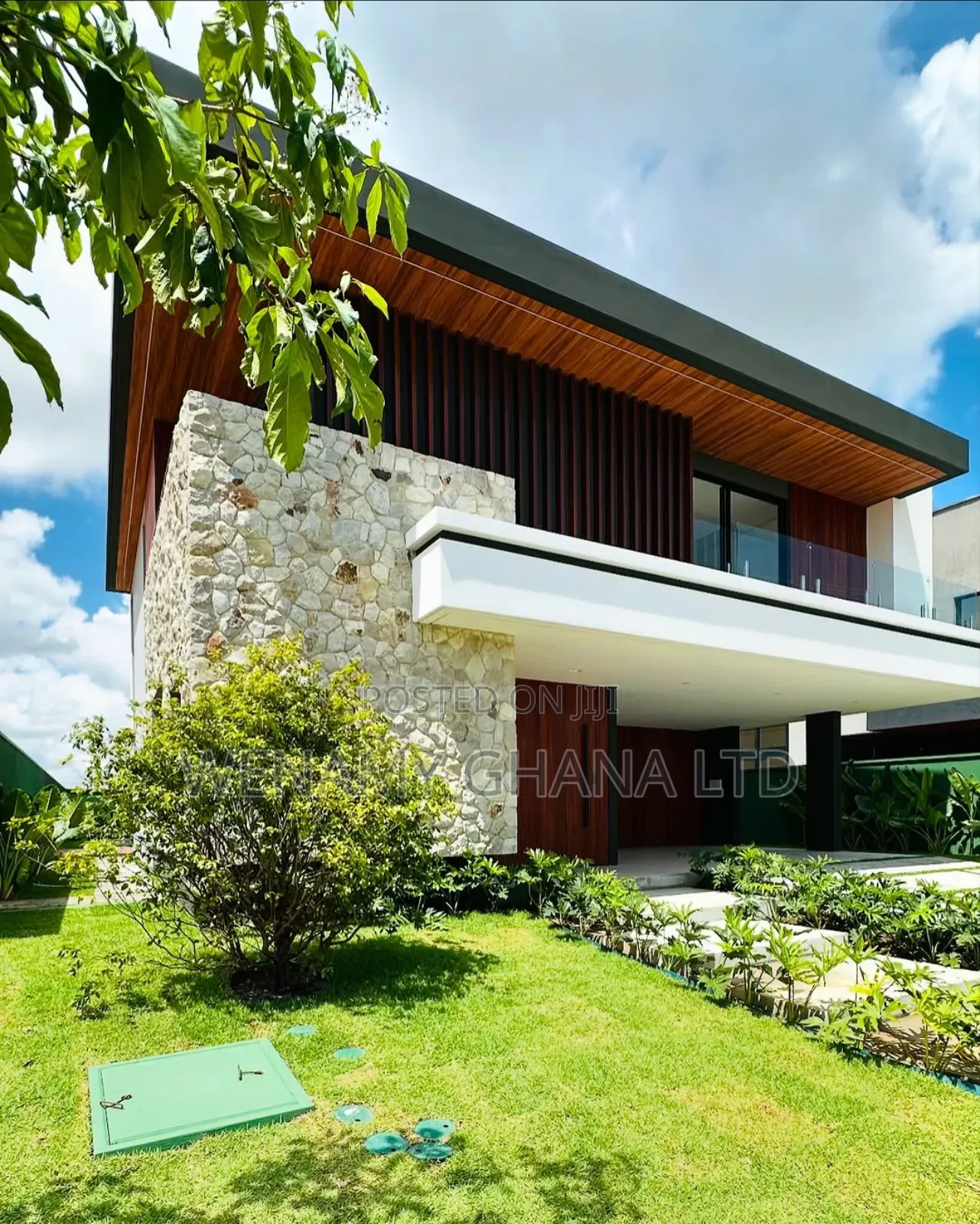 4bdrm Duplex in Accra for sale
