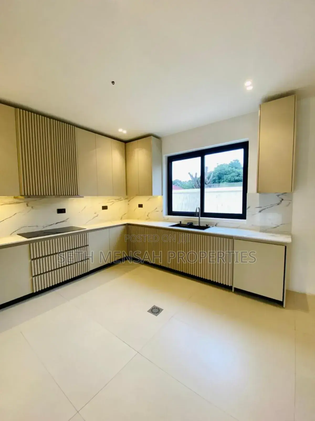 4bdrm House in Skm Properties, Dzorwulu for sale