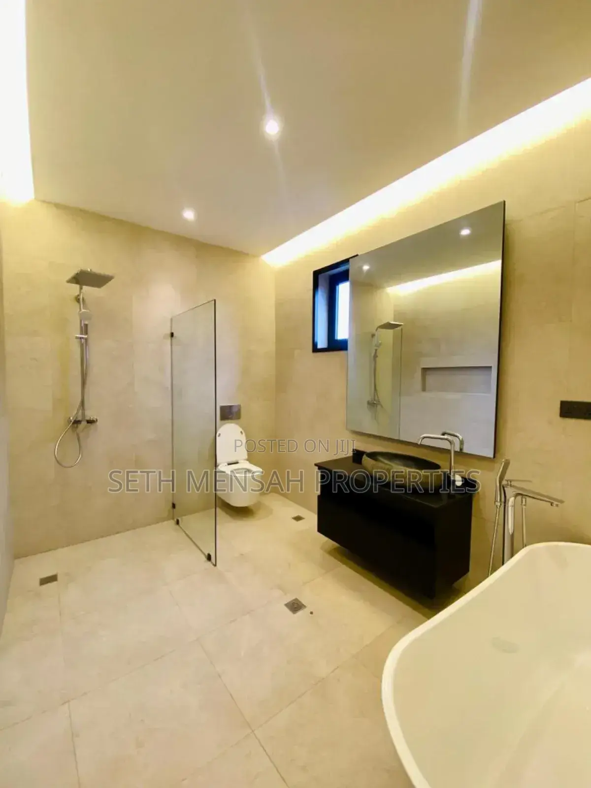 4bdrm House in Skm Properties, Dzorwulu for sale