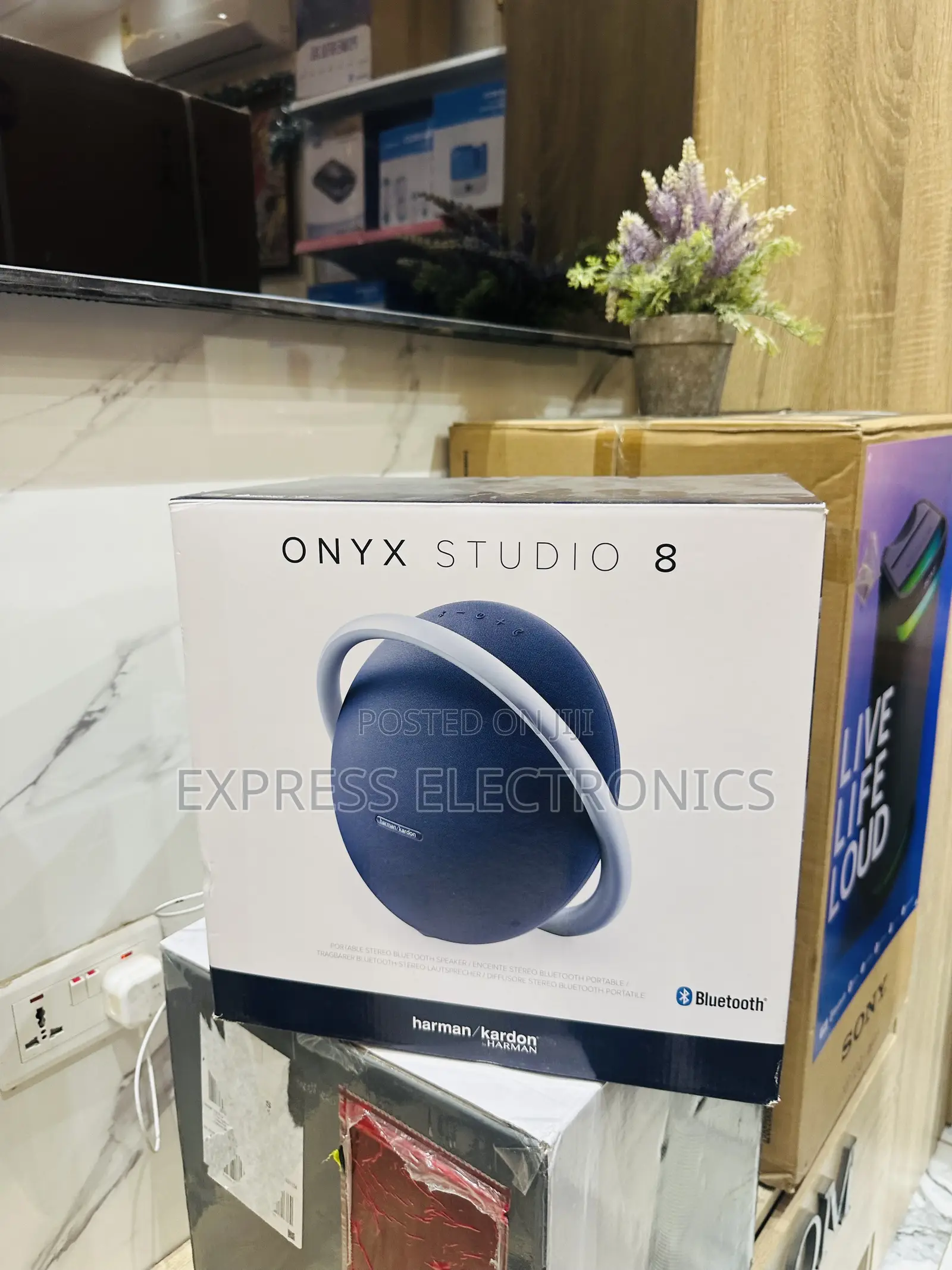 Superior Sound Performance Onyx 8 Bluetooth Speaker