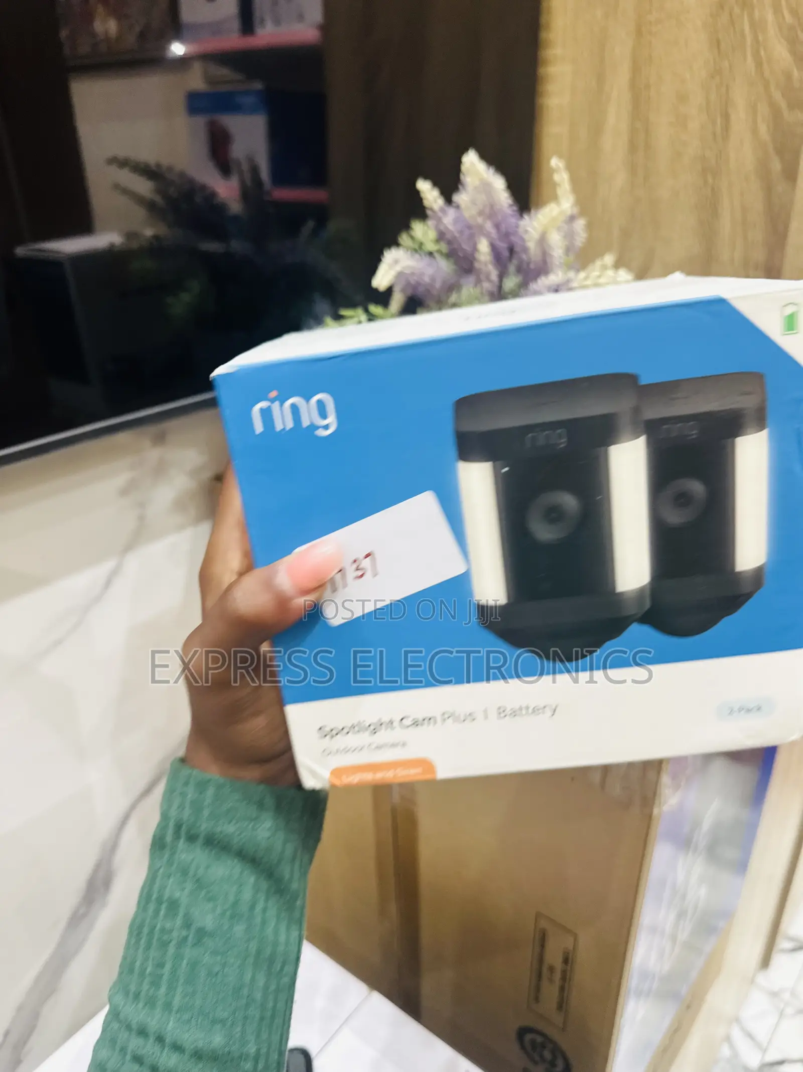 Highly Recommended Ring 2 in 1 Sportlight Cam Plus/ Battery