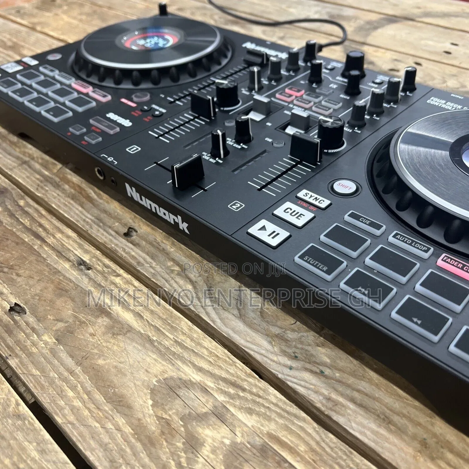 Numark Mixtrack Platinum Fx Dj Controller