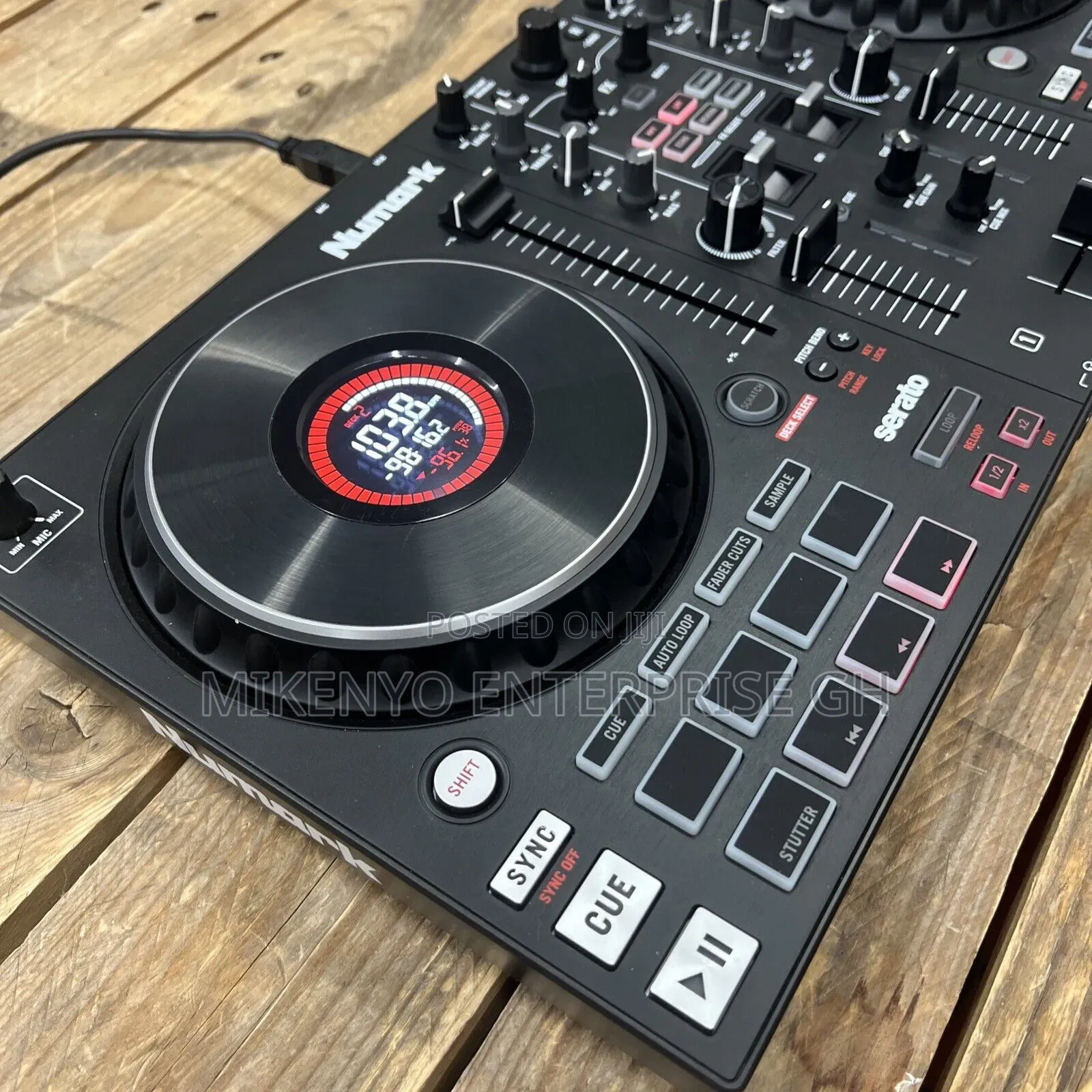 Numark Mixtrack Platinum Fx Dj Controller
