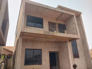 4bdrm House in Top Boat Estate, Kumasi Metropolitan for sale