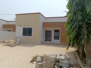 3bdrm House in Unique Key Agency, Baatsona Total for sale