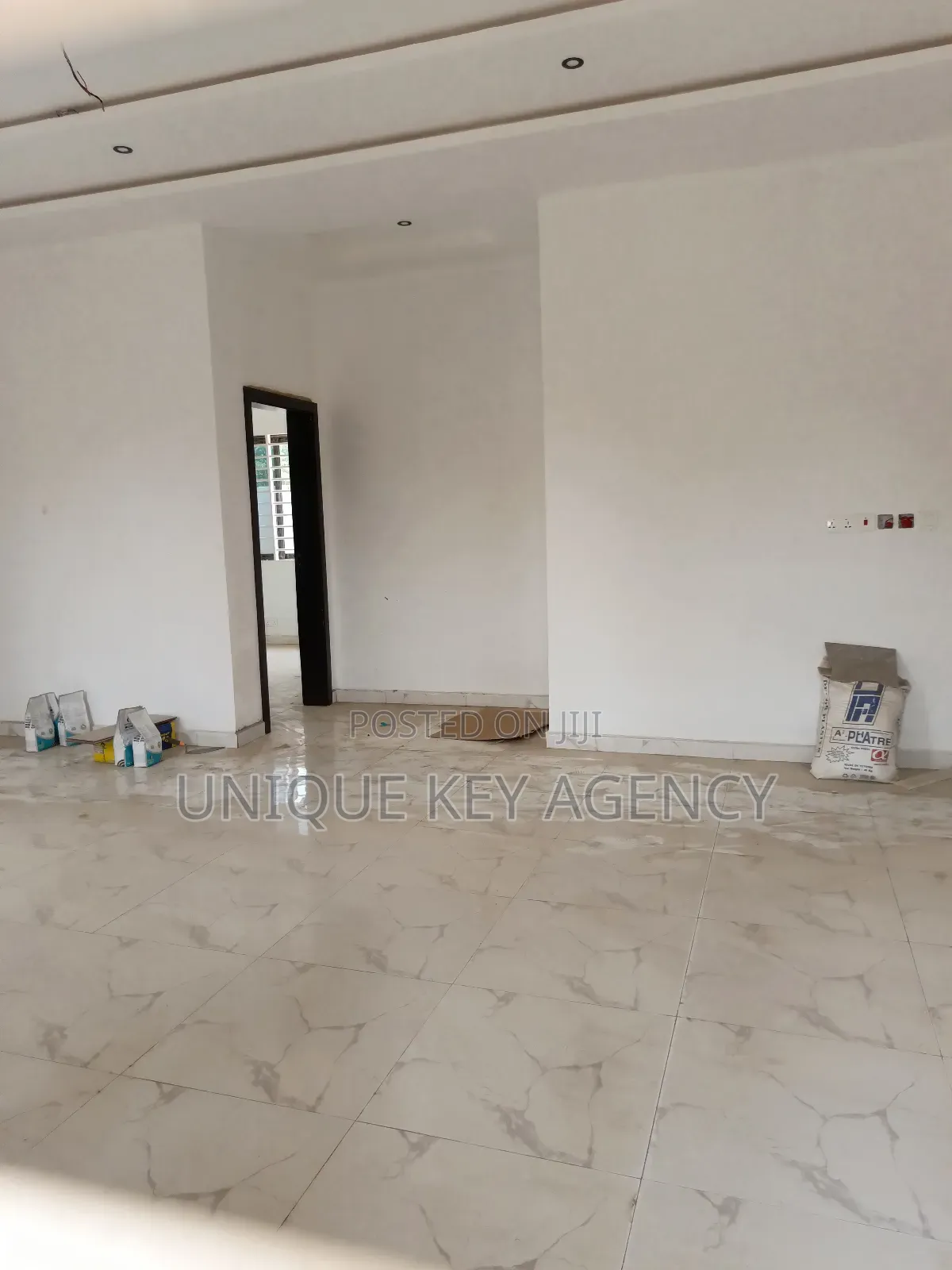 3bdrm House in Unique Key Agency, Baatsona Total for sale