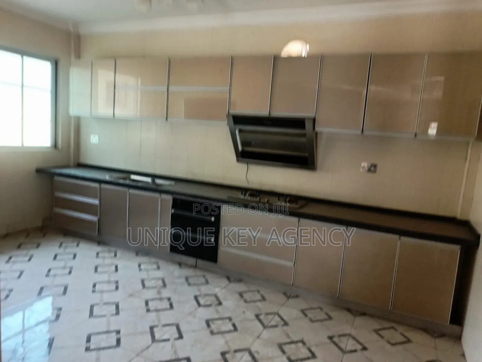 3bdrm House in Unique Key Agency, Tesano for rent