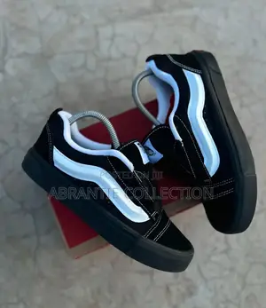 Vans Knu Skool Black/White Sneaker