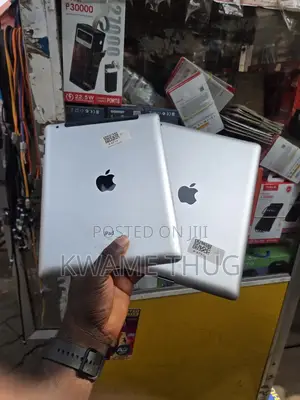 New Apple iPad 4 Wi-Fi + Cellular 64 GB Silver