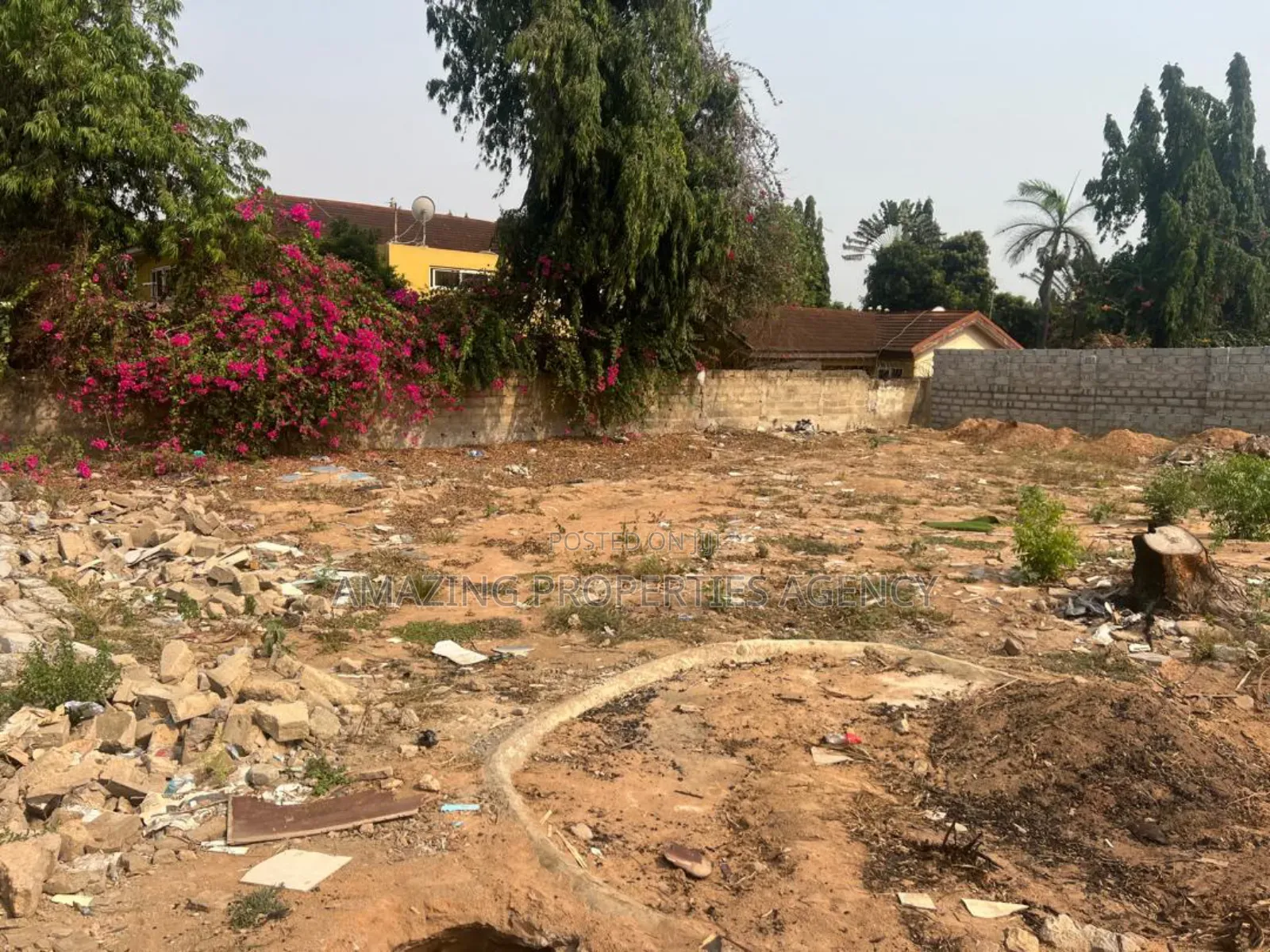 45x100 Ft Plot of Land for Sale at East Airport