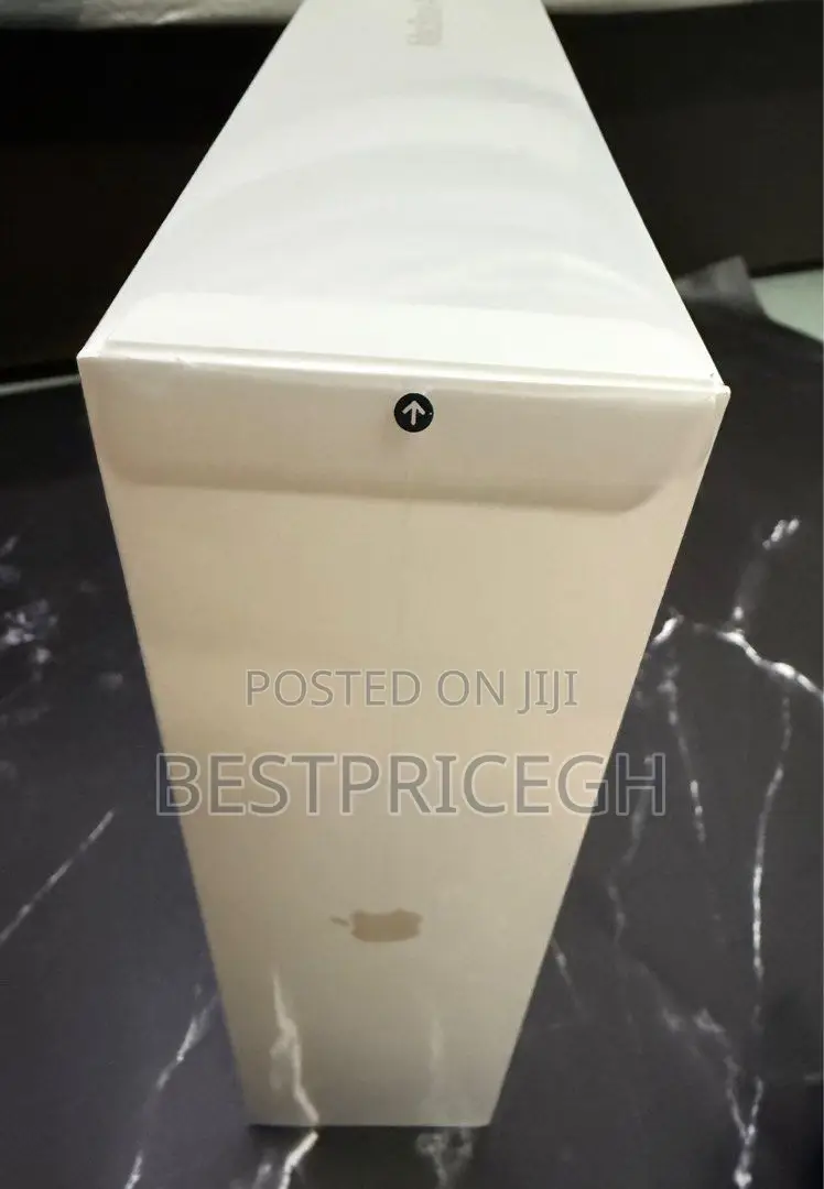 New Laptop Apple MacBook Air 2024 M3 13-Inch 16GB Apple M3 SSD 256GB