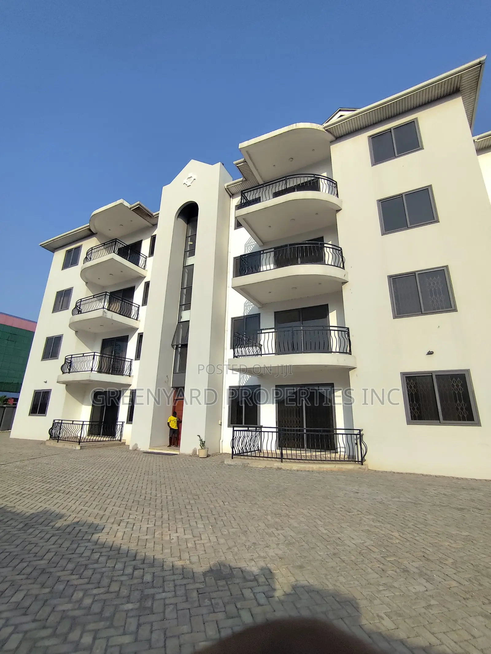 3bdrm Apartment in American House, East Legon for rent