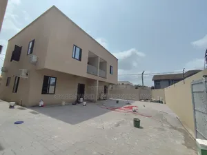 2bdrm Townhouse / Terrace in Adjiringanor, East Legon for rent