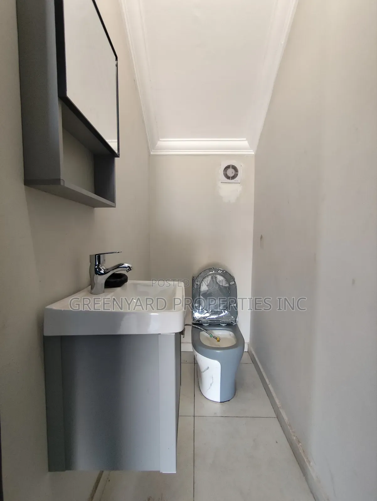 2bdrm Townhouse / Terrace in Adjiringanor, East Legon for rent