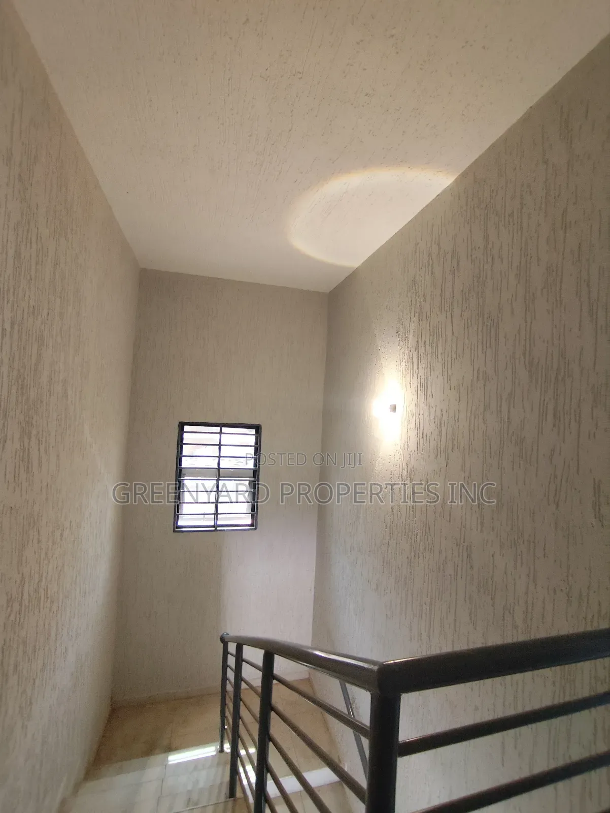 2bdrm Townhouse / Terrace in Adjiringanor, East Legon for rent