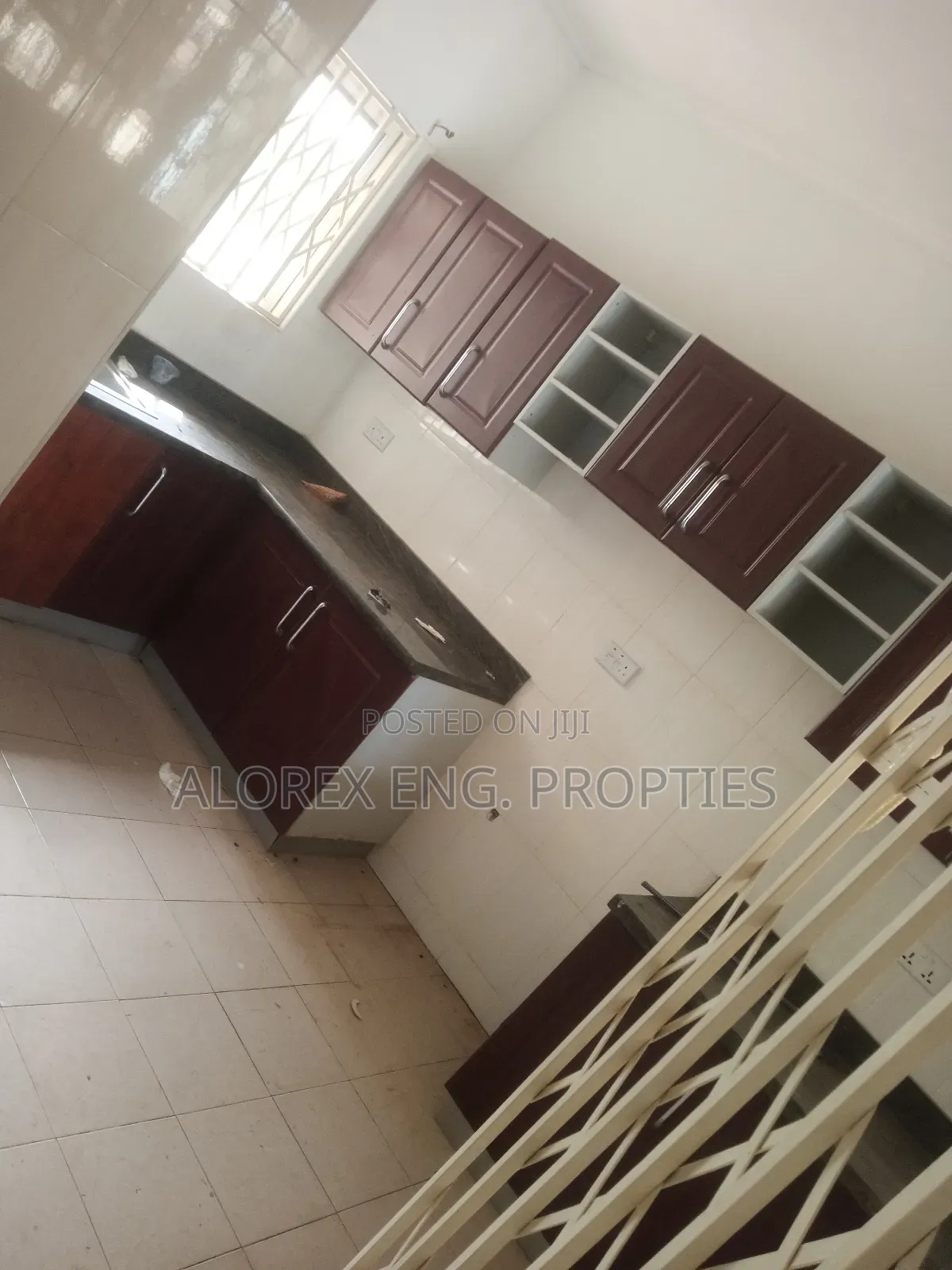 3bdrm House in Self Compound, Oyarifa for rent