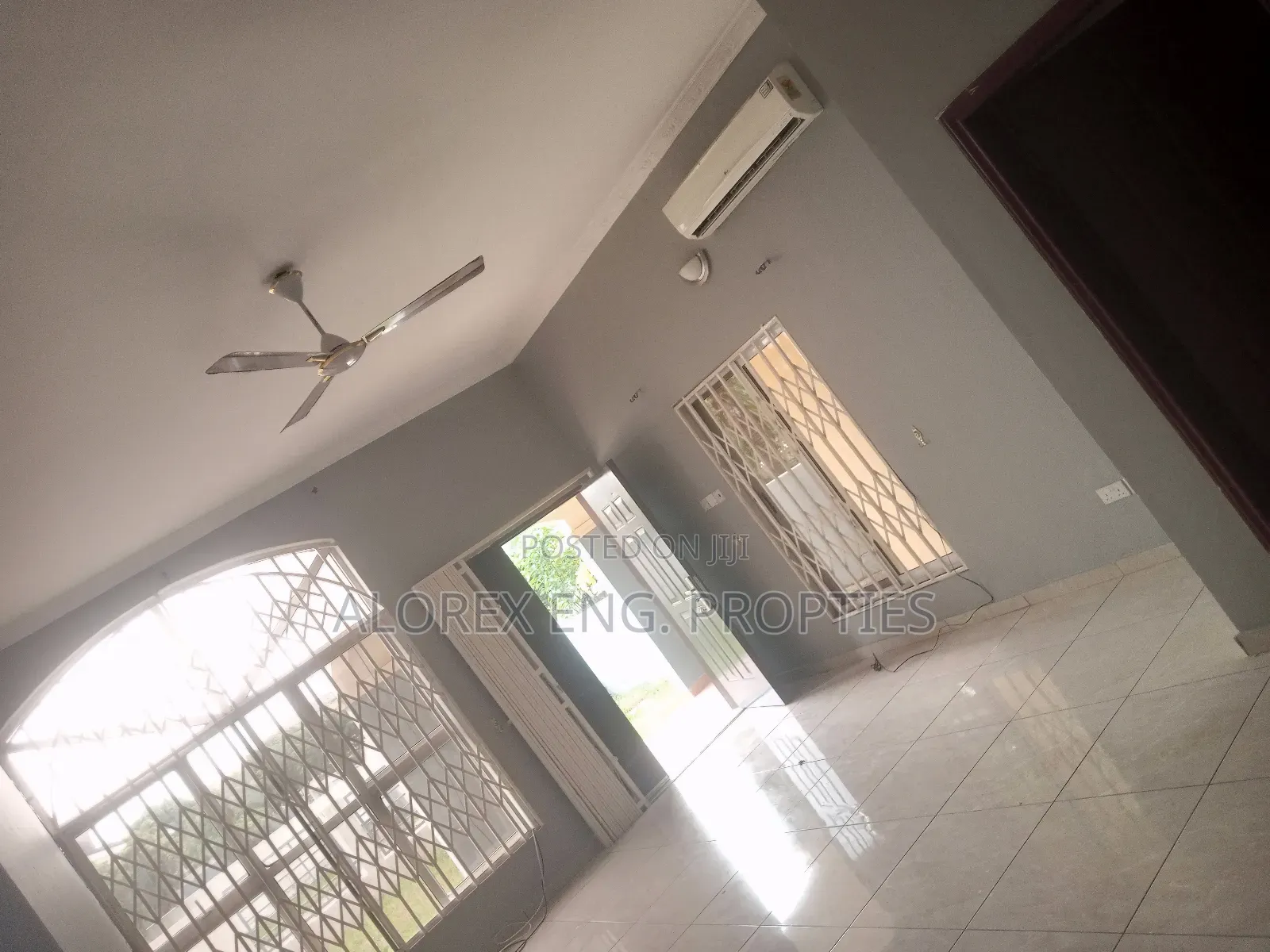 3bdrm House in Self Compound, Oyarifa for rent