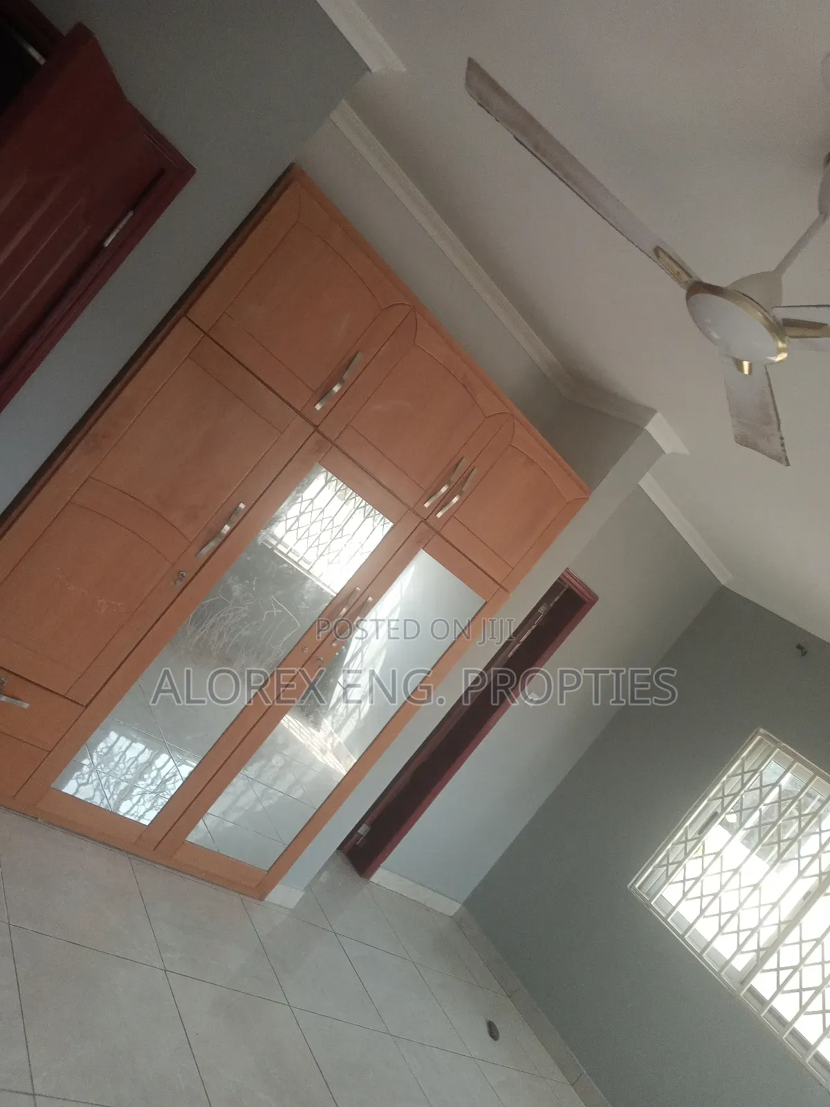 3bdrm House in Self Compound, Oyarifa for rent