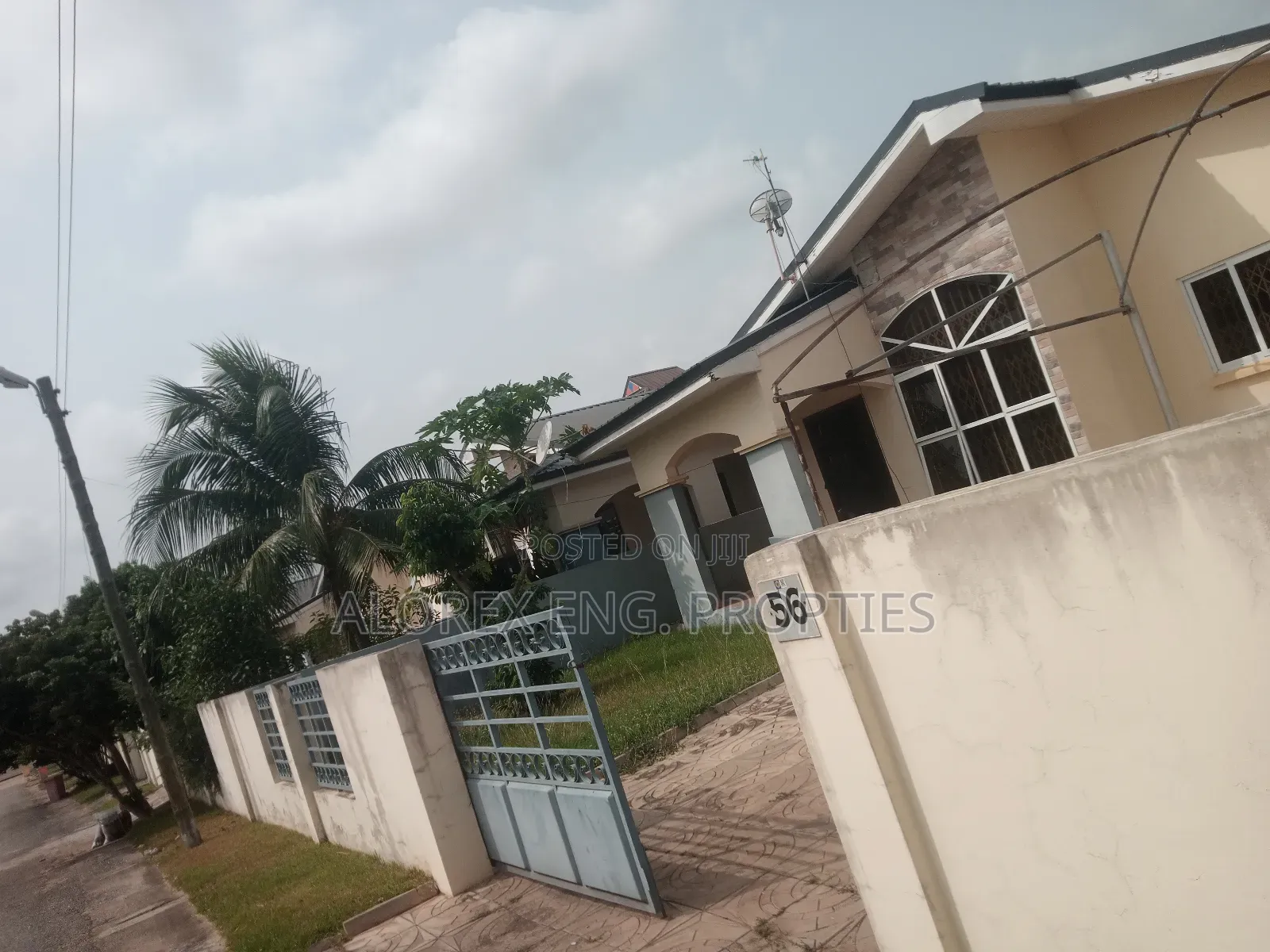 3bdrm House in Self Compound, Oyarifa for rent