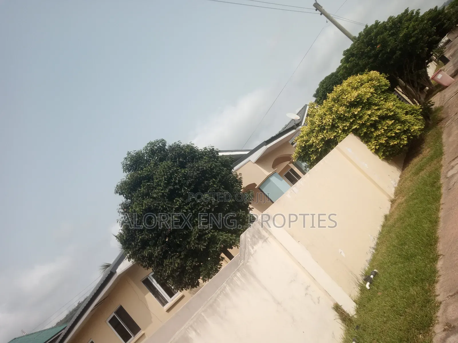 3bdrm House in Self Compound, Oyarifa for rent