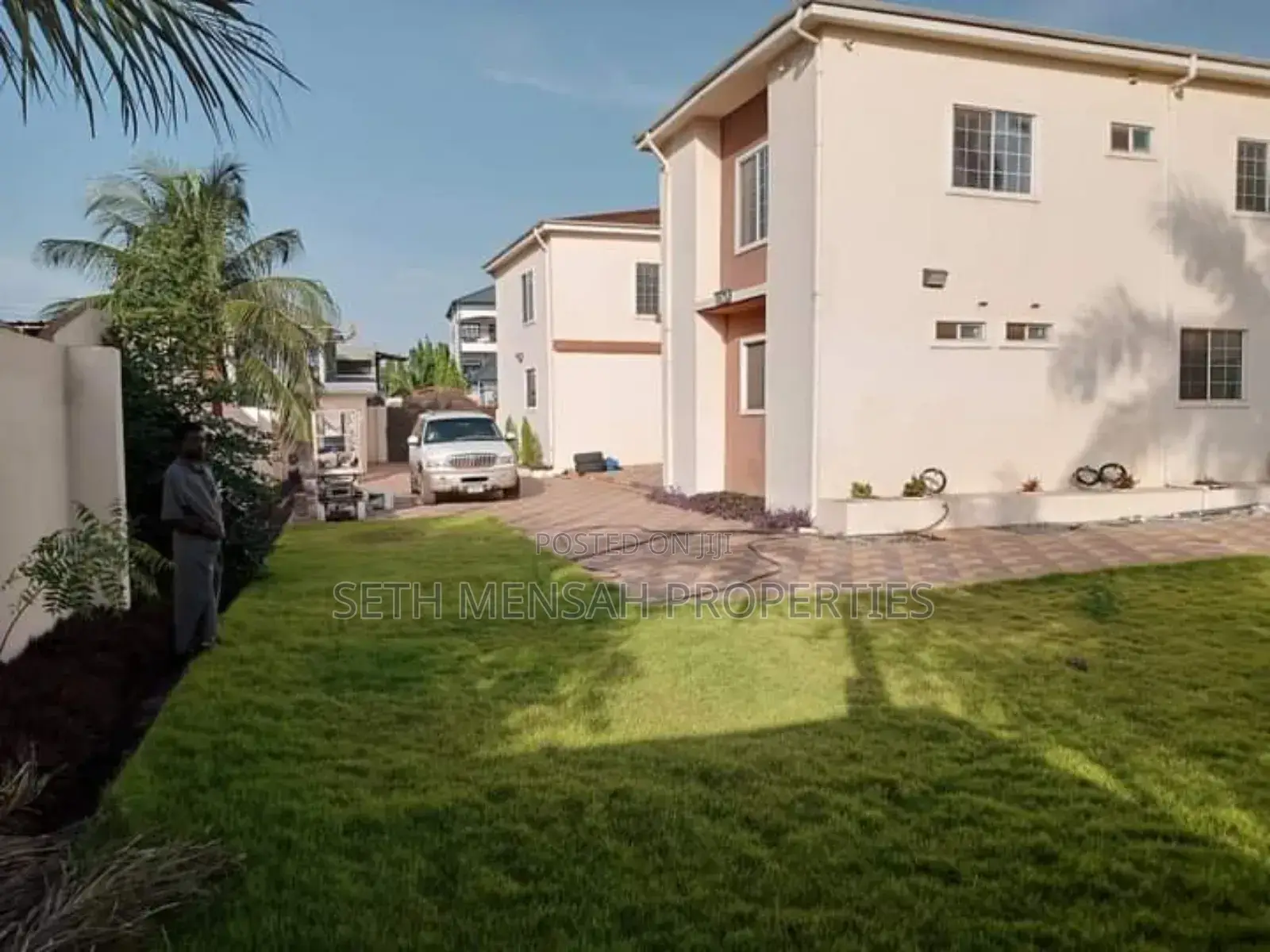20bdrm Apartment in Skm Properties, Accra Metropolitan for sale