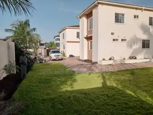 20bdrm Apartment in Skm Properties, Accra Metropolitan for sale