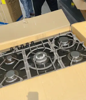 Fantastic Kenwood 60cm 5 Gas Burner With Control Space.