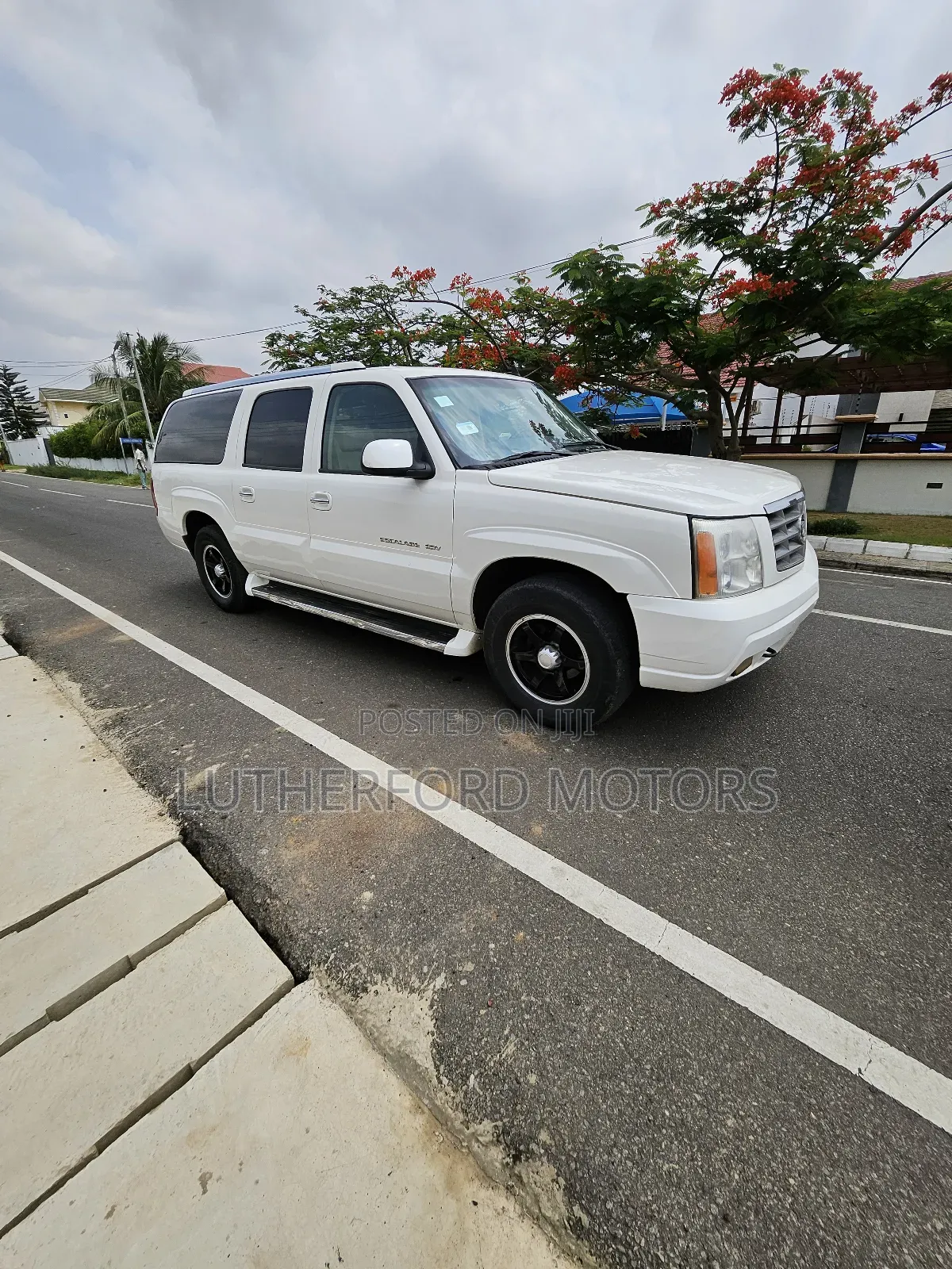 Cadillac Escalade ESV 2006 White
