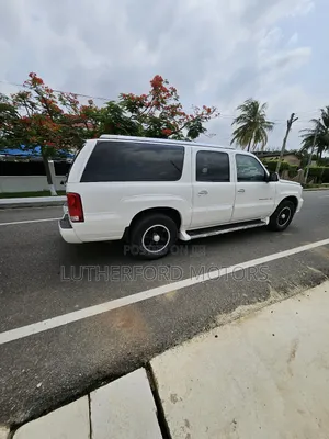 Cadillac Escalade ESV 2006 White